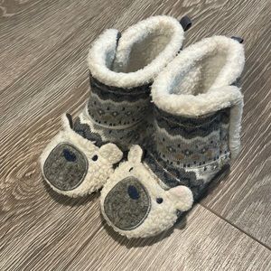 Sweater print fuzzy bear boots
